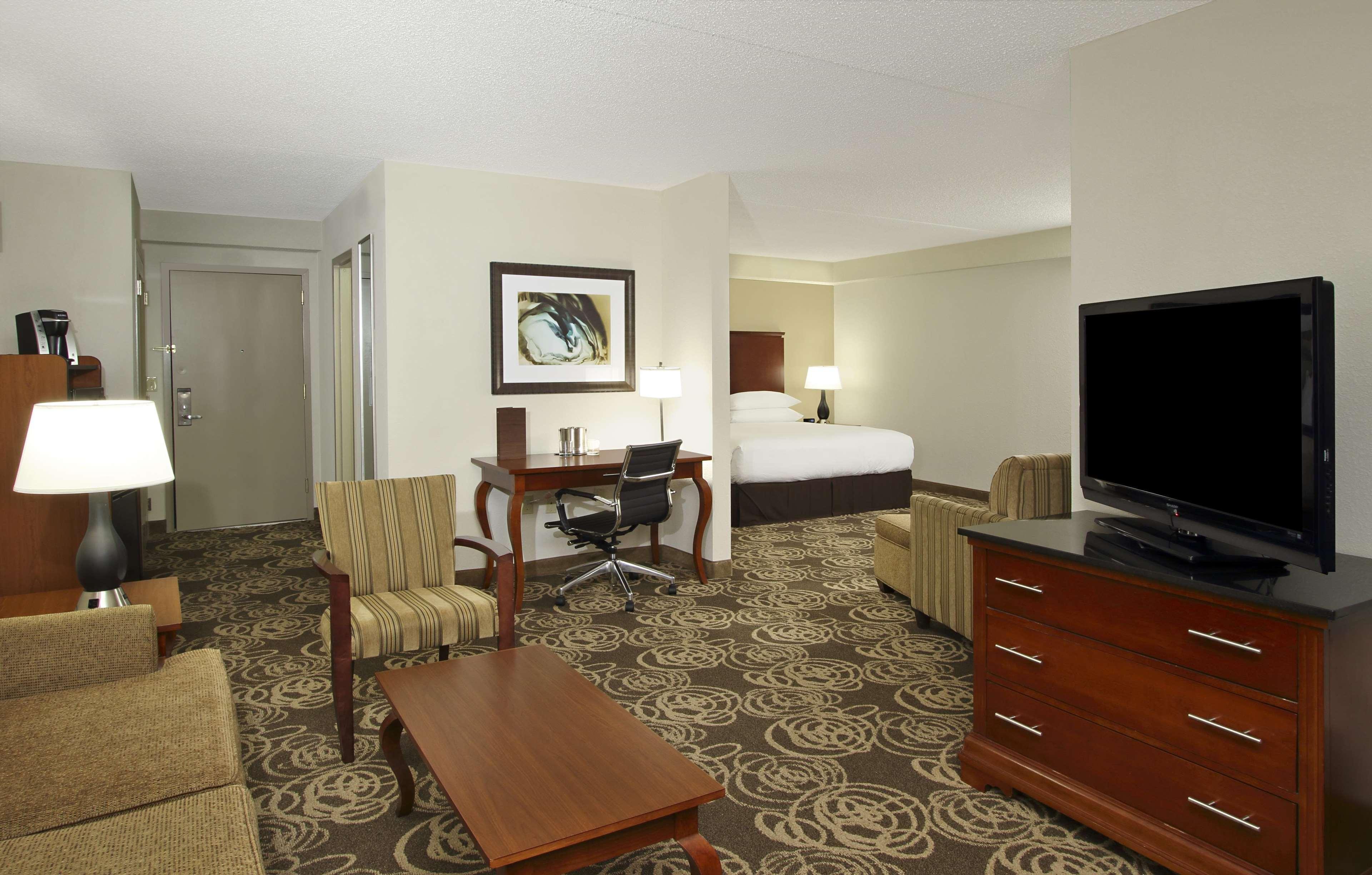 מלון Doubletree By Hilton מאוואה מראה חיצוני תמונה