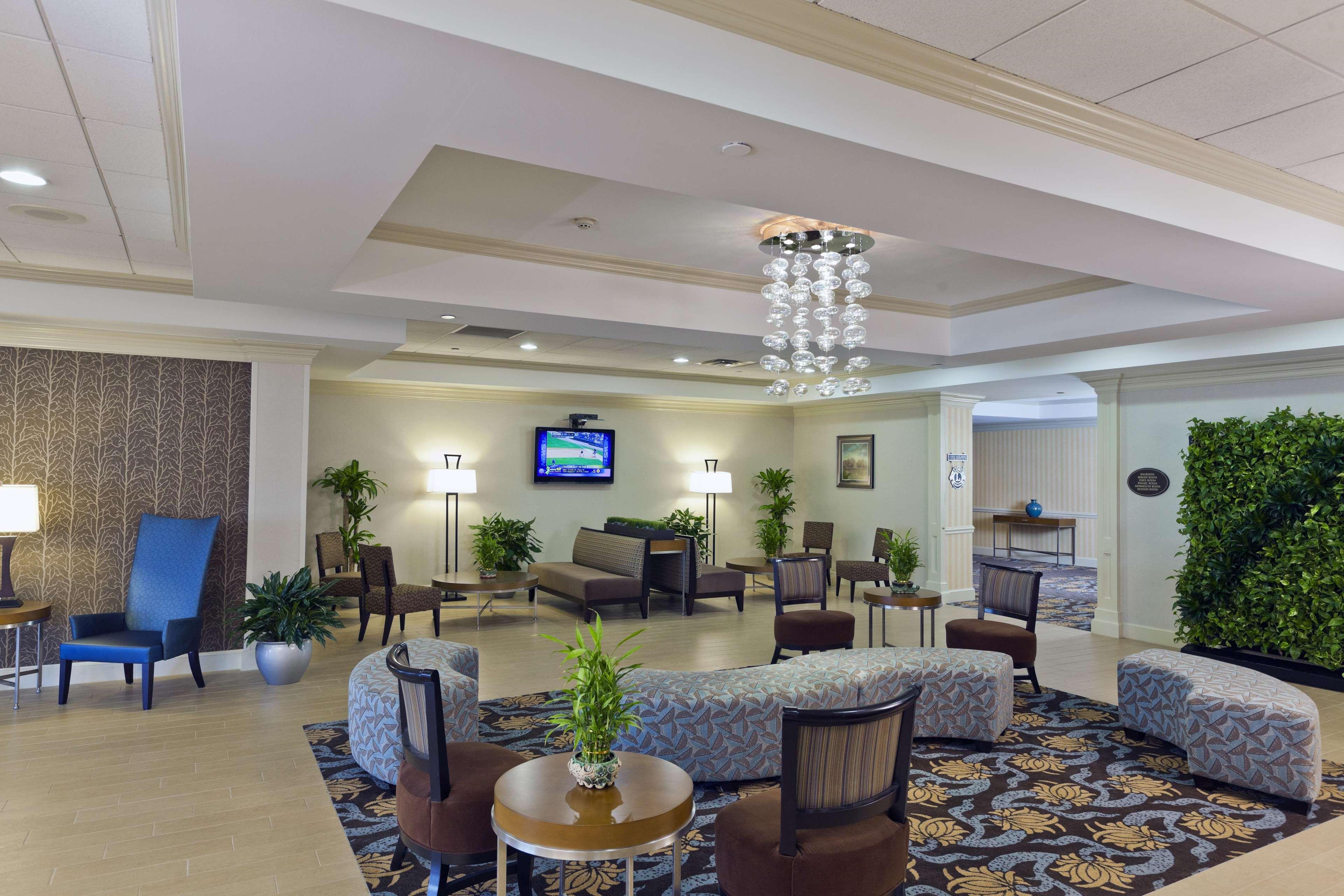 מלון Doubletree By Hilton מאוואה מראה חיצוני תמונה