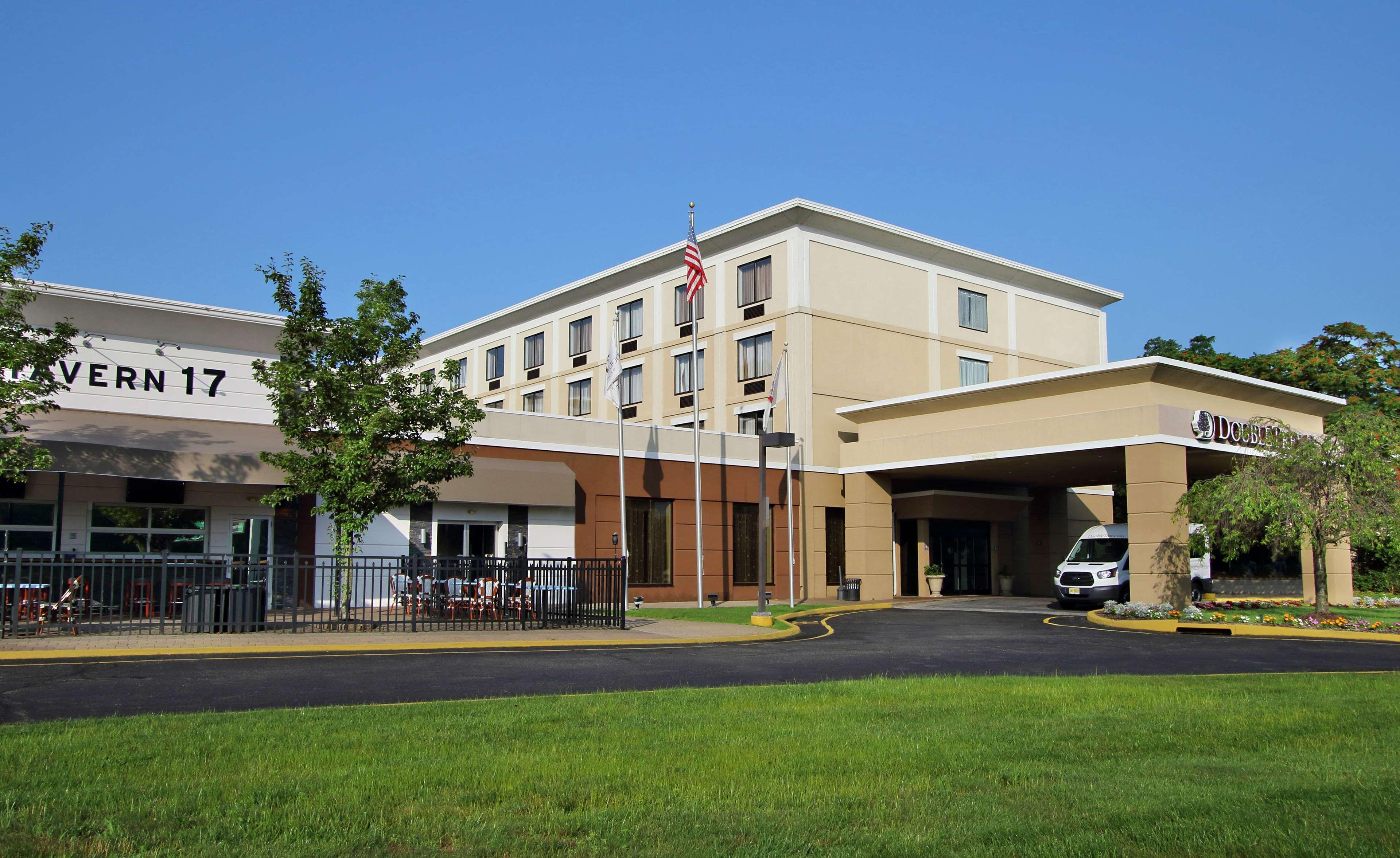 מלון Doubletree By Hilton מאוואה מראה חיצוני תמונה