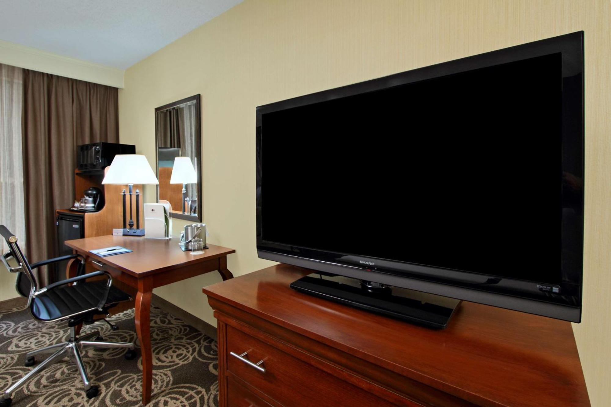 מלון Doubletree By Hilton מאוואה מראה חיצוני תמונה