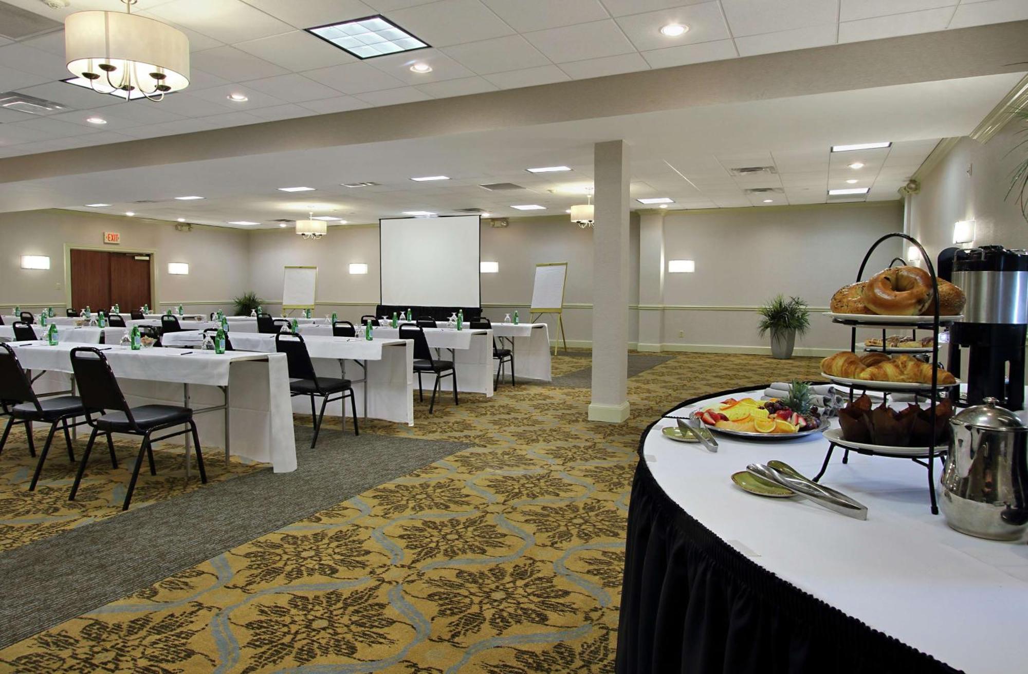 מלון Doubletree By Hilton מאוואה מראה חיצוני תמונה