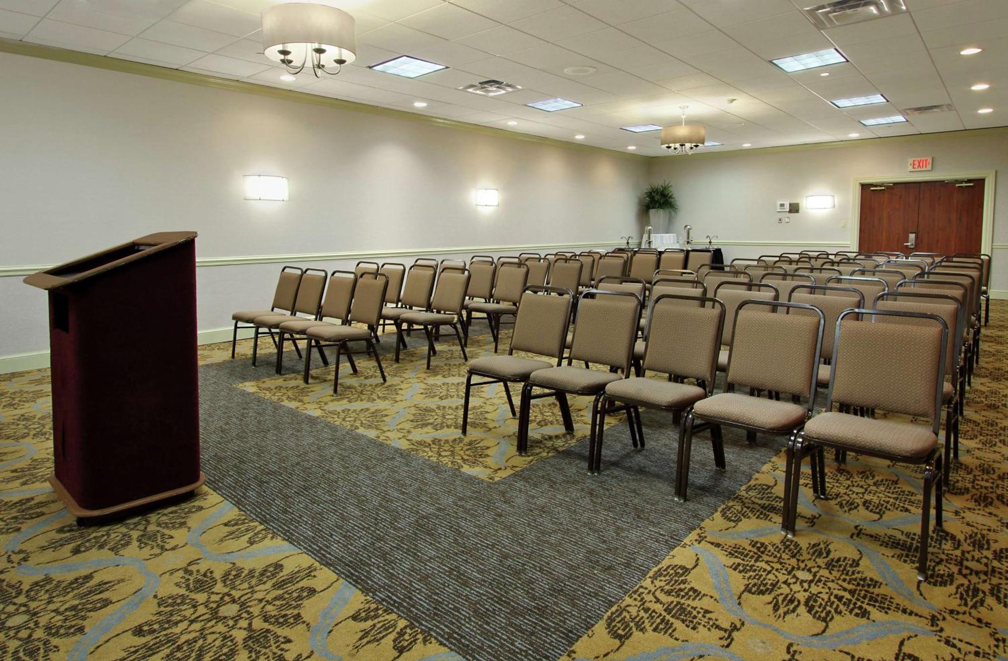 מלון Doubletree By Hilton מאוואה מראה חיצוני תמונה