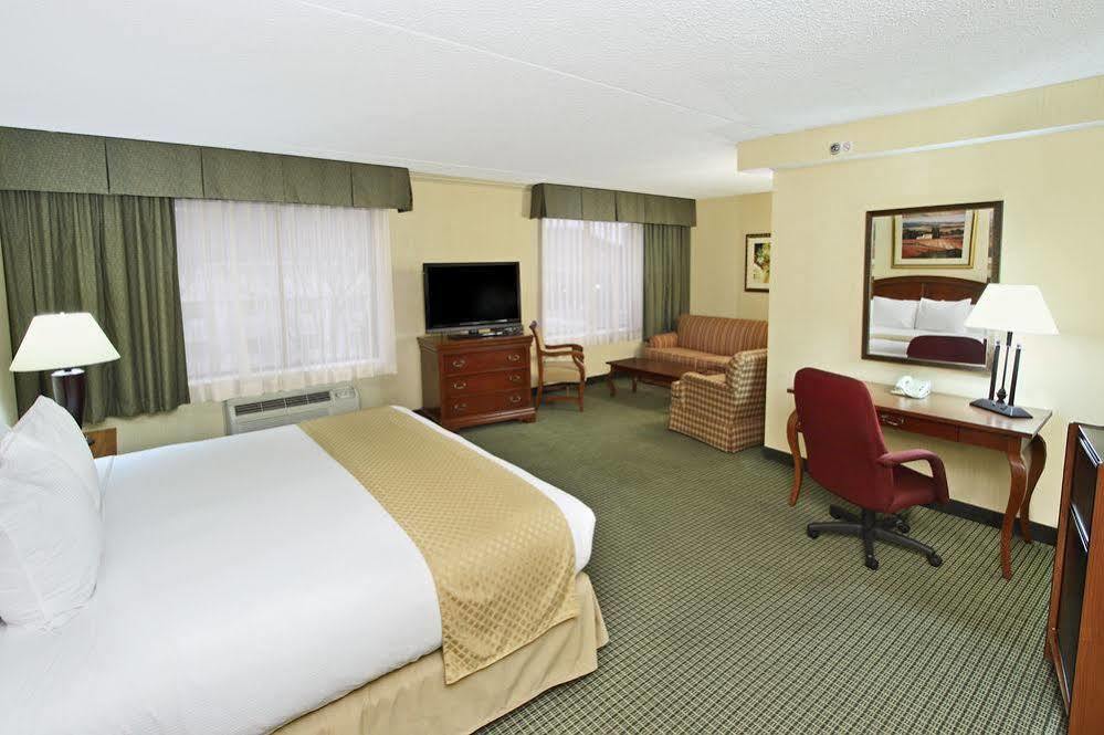 מלון Doubletree By Hilton מאוואה מראה חיצוני תמונה