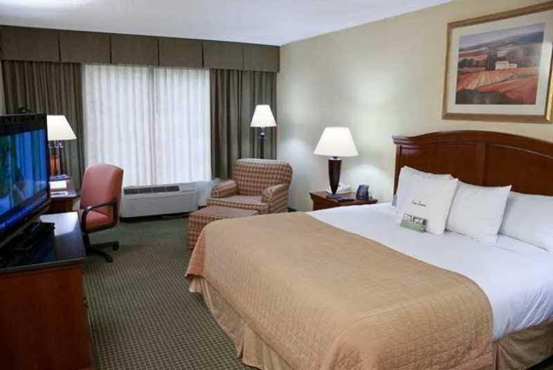 מלון Doubletree By Hilton מאוואה מראה חיצוני תמונה