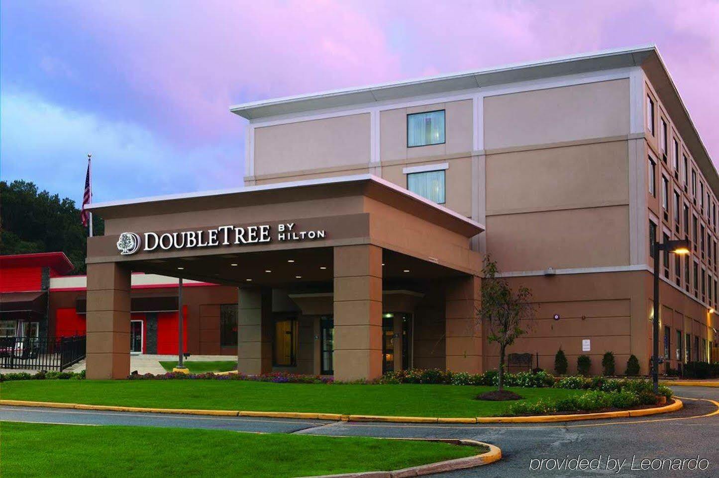 מלון Doubletree By Hilton מאוואה מראה חיצוני תמונה